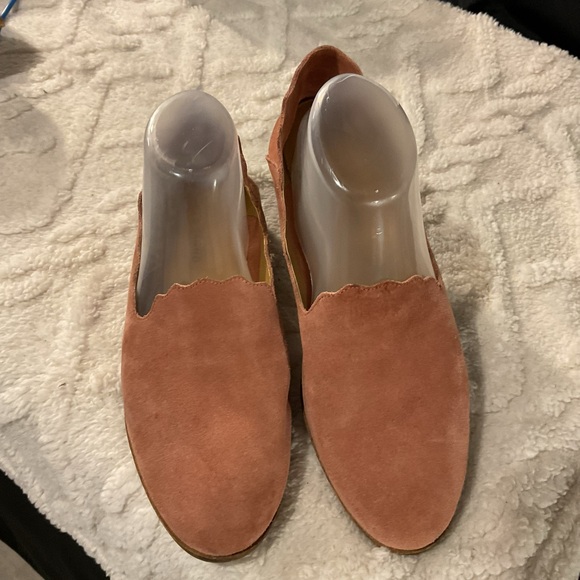 Lucky Brand Chaslie Canyon Scalloped Leather Loafers in Rose Size 9 - Picture 1 of 10